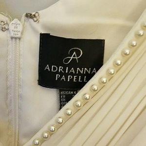 Ladies White/Cream Elegant Dress